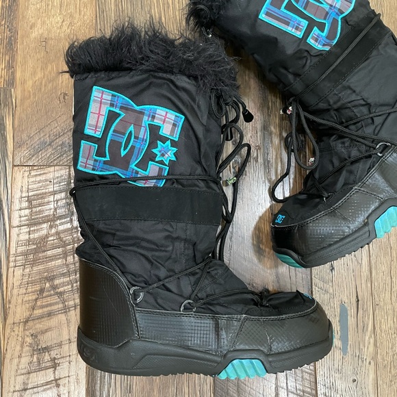 DC Winter Snow Boots Wm 9 - Picture 2 of 9